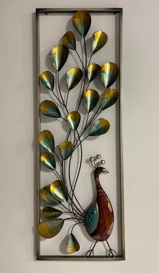 Peacock Studio Navodari Luaran gambar